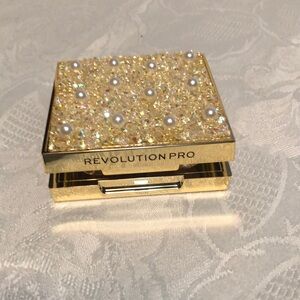 Revolution Pro Gold Pearl Compact
